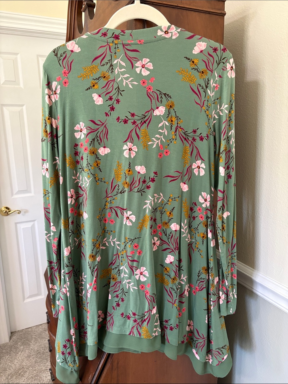 LOGO Floral Button-Front Green Cardigan w Chiffon Shark Bite Hem BOHO Summer - Picture 2 of 9